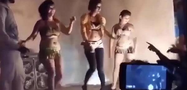  Hot Dance Show.MP4